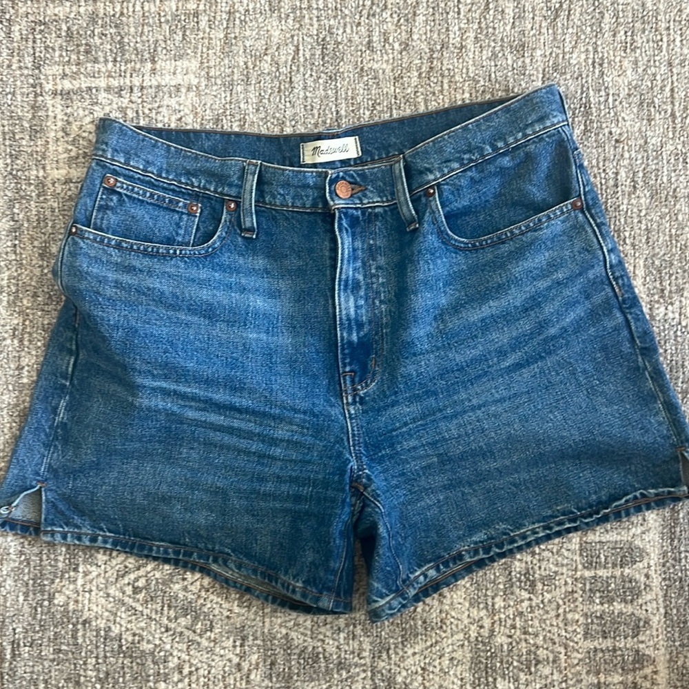 Madewell 4” high waist mom jean shorts — size 30